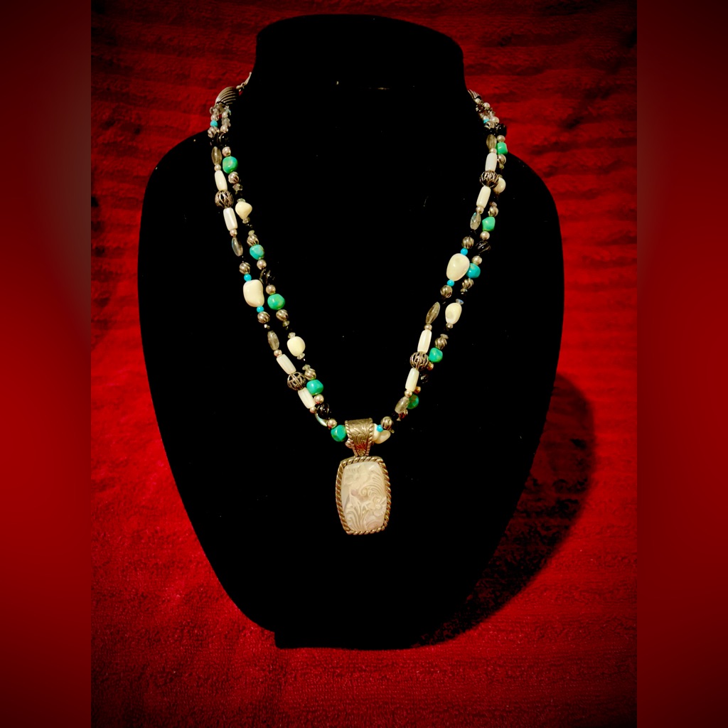 Elegant Beaded Necklace With Pendant-Item#0001